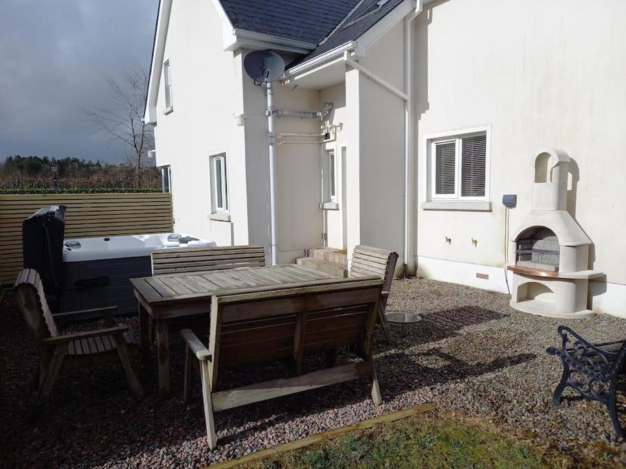 Dovecote Lodge On The 5 Star Lough Erne Resort Ballycassidy Eksteriør bilde